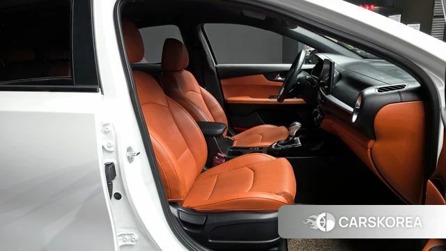 Kia The New K3 2nd generation 2021 Белый из Кореи, фото 2