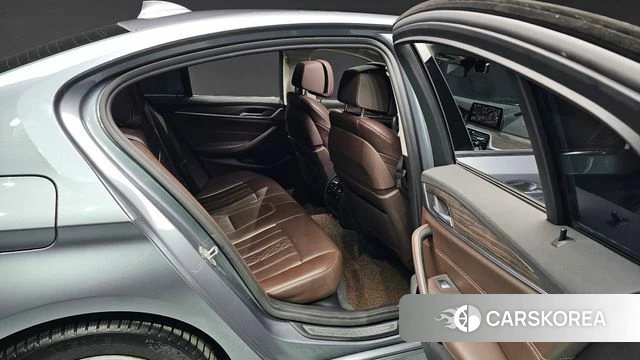 BMW 5 Series (G30) 2020 Серебристо-серый из Кореи, фото 2