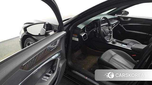 Audi A6 (C8) 2023 Черный из Кореи, фото 2