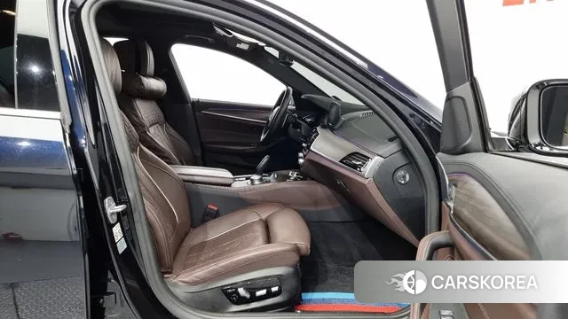 BMW 5 Series (G30) 2019 Синий из Кореи, фото 2