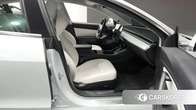 Tesla Model 3 2020 Белый из Кореи, фото 2