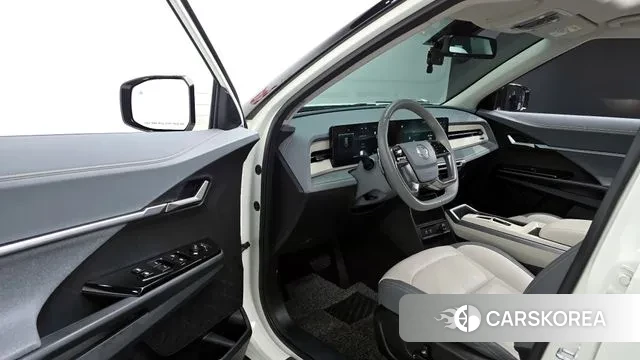 Ssangyong Torres EVX 2023 Белый из Кореи, фото 2