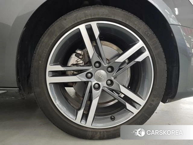 Audi A4L 2021 Темно-серый из Китая, фото 2