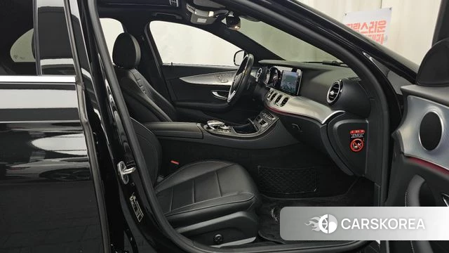 Mercedes-Benz E-Class W213 2020 Черный из Кореи, фото 2