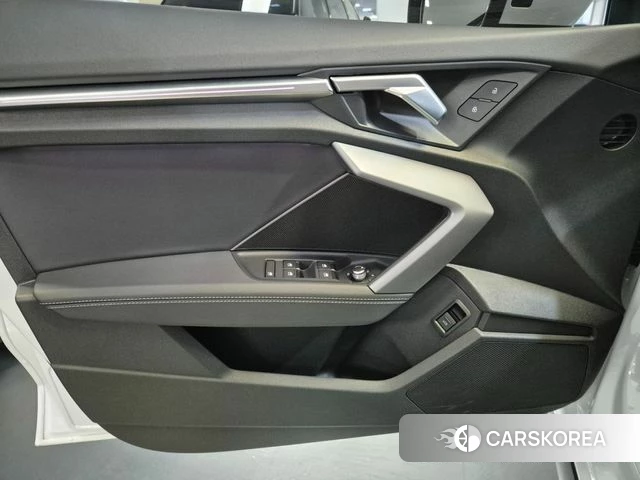 Audi A3 (8Y) 2025 Белый из Кореи, фото 2