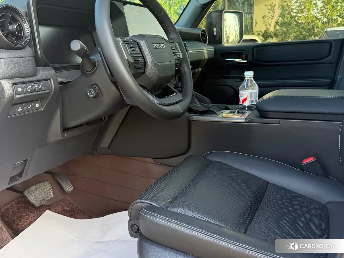 Toyota Land Cruiser 2026 Белый из Китая, фото 2