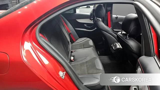 Mercedes-Benz C-Class W205 2019 Красный из Кореи, фото 2