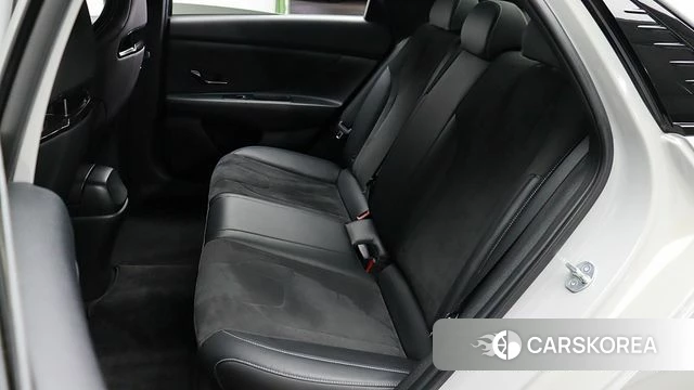 Hyundai Avante (CN7) 2023 Серебристо-серый из Кореи, фото 2