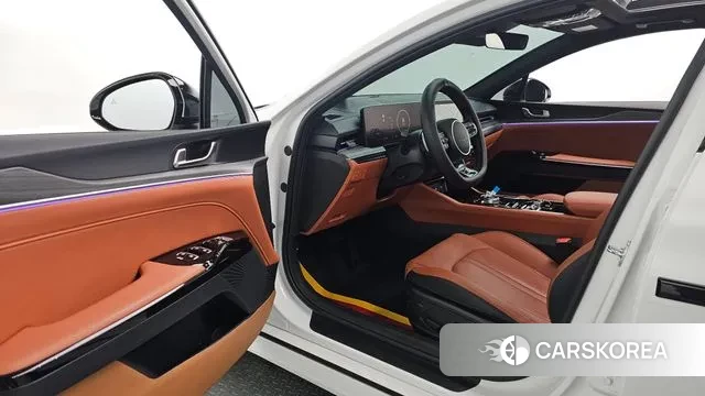 Kia The New K5 3rd generation 2023 Белый из Кореи, фото 2