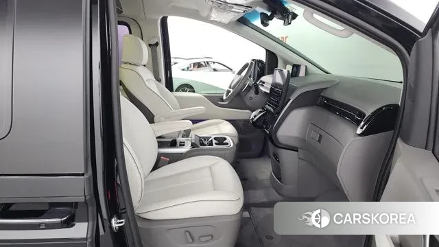 Hyundai Staria 2023 Черный из Кореи, фото 2