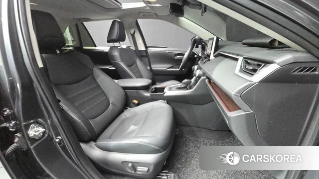 Toyota RAV4 5th Generation 2023 Серый из Кореи, фото 2