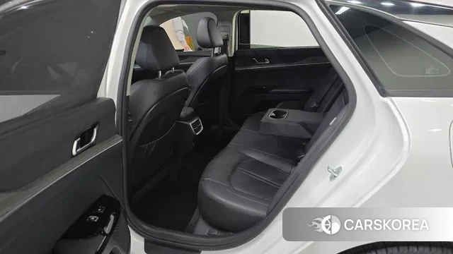 Kia The New K5 3rd generation 2024 Белый из Кореи, фото 2