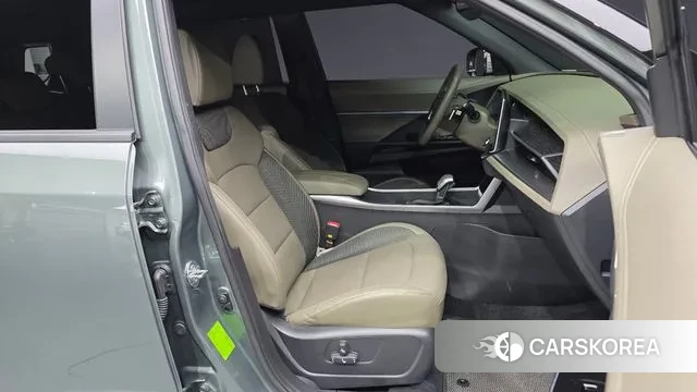 Ssangyong Torres 2023 Темно-зеленый из Кореи, фото 2