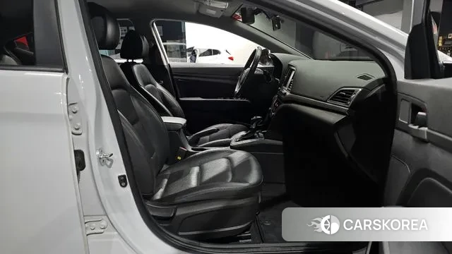 Hyundai Avante AD 2018 Белый из Кореи, фото 2