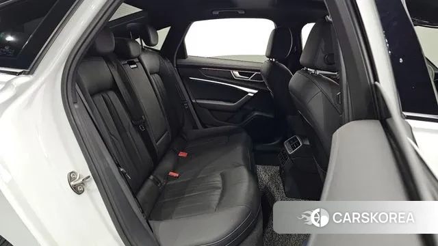 Audi A6 (C8) 2021 Белый из Кореи, фото 2
