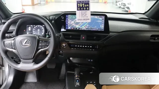 Lexus UX300h 2024 Серебристо-серый из Кореи, фото 2