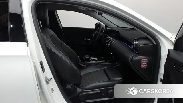 Mercedes-Benz A-Class W177 2020 Белый из Кореи, фото 2