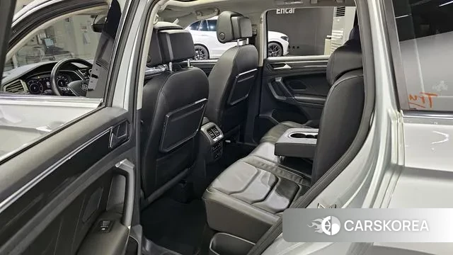 Volkswagen Tiguan second Generation 2018 Серебряный из Кореи, фото 2