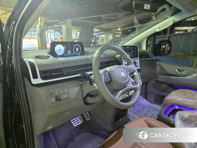 Hyundai Staria 2024 Черный из Кореи, фото 2