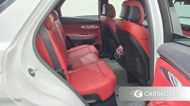 Genesis GV70 2023 Белый из Кореи, фото 2