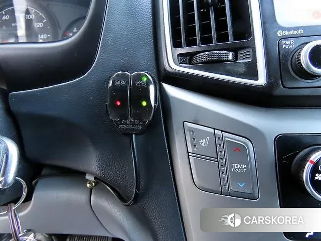 Hyundai The New Grand Starex 2018 Желтый из Кореи, фото 2