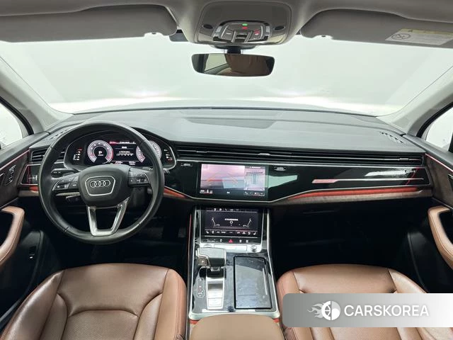 Audi Q7 2023 Черный из Китая, фото 2