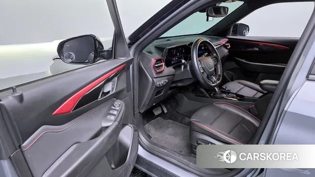 Chevrolet (GM Daewoo) The New Trail Blazer 2024 Серебристо-серый из Кореи, фото 2