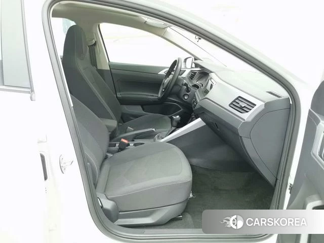Volkswagen Polo 2022 Белый из Китая, фото 2
