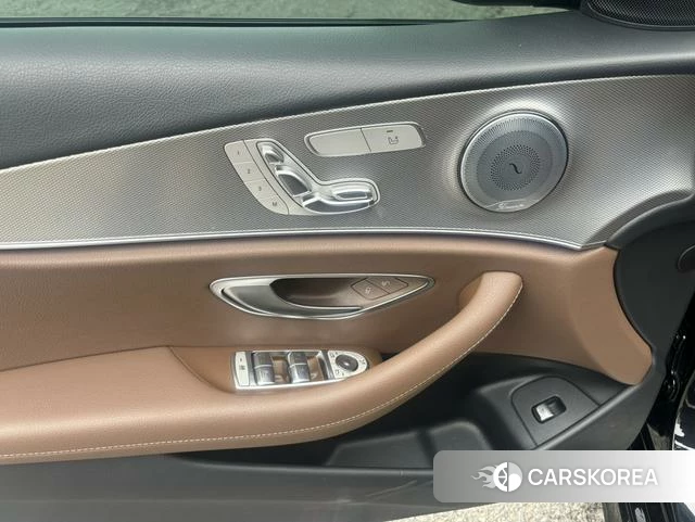 Mercedes-Benz E-class (imported) 2019 Черный из Китая, фото 2