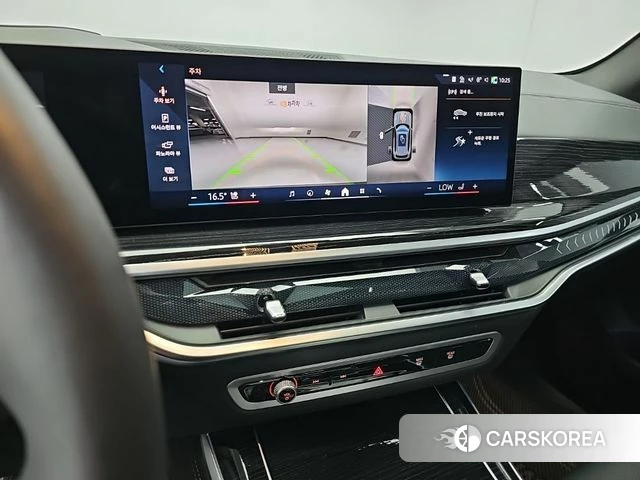 BMW X5 (G05) 2024 Светло-серебряный цвет из Кореи, фото 2