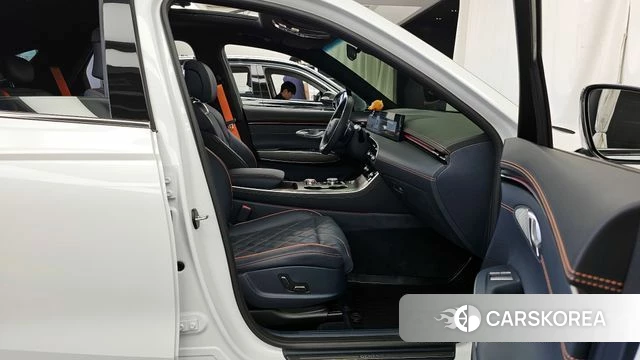 Genesis GV70 2024 Белый из Кореи, фото 2