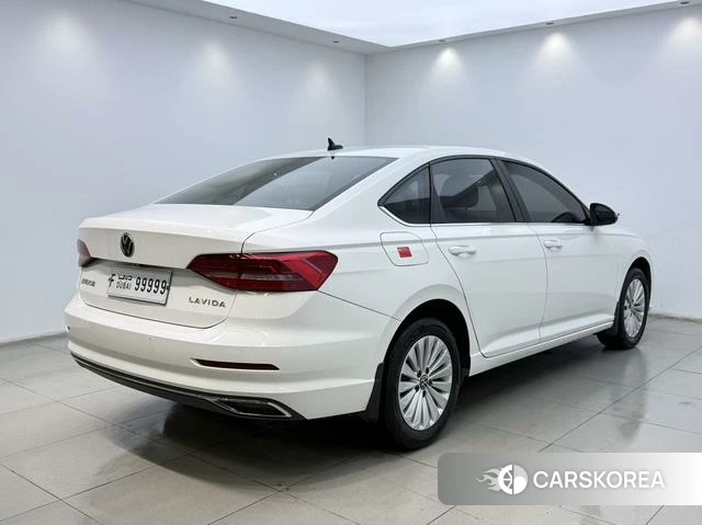 Volkswagen Lavida 2021 Белый из Китая, фото 2