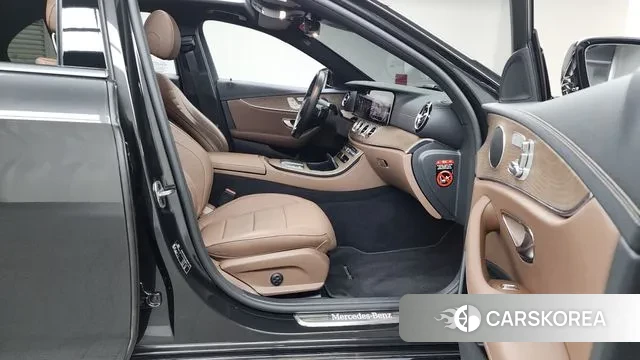 Mercedes-Benz E-Class W213 2022 Серый из Кореи, фото 2