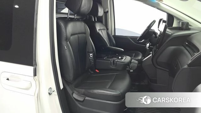 Hyundai Staria 2024 Белый из Кореи, фото 2