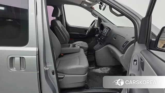 Hyundai The New Grand Starex 2019 Серебристо-серый из Кореи, фото 2