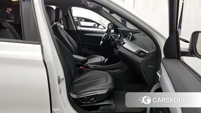 BMW X1 (F48) 2018 Белый из Кореи, фото 2