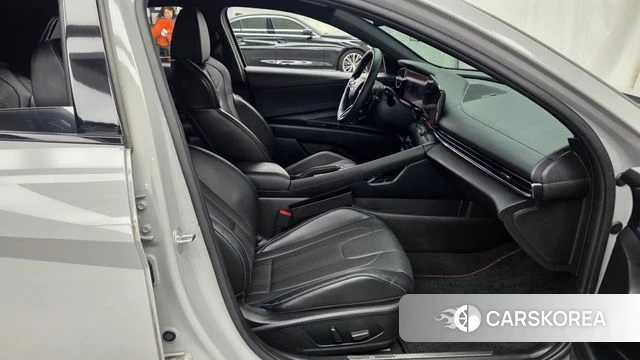 Hyundai Avante (CN7) 2021 Серебристо-серый из Кореи, фото 2