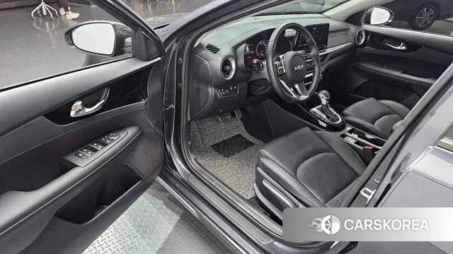 Kia The New K3 2nd generation 2023 Серый из Кореи, фото 2