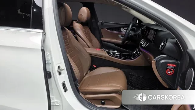 Mercedes-Benz E-Class W213 2020 Белый из Кореи, фото 2