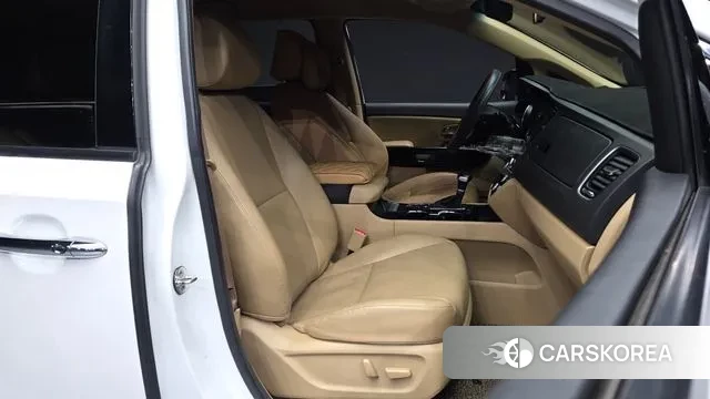 Kia The New Carnival 2019 Белый из Кореи, фото 2