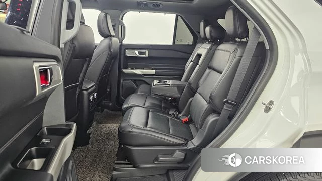 Ford Explorer 6th Generation 2021 Белый из Кореи, фото 2