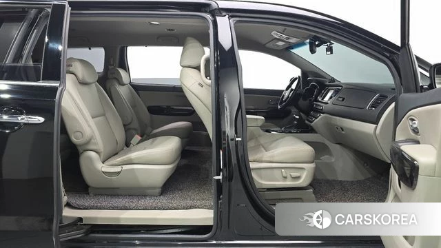 Kia The New Carnival 2019 Черный из Кореи, фото 2