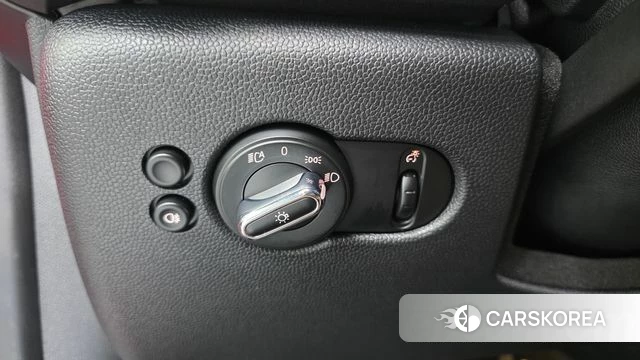 Mini Cooper 2023 Красный из Кореи, фото 2