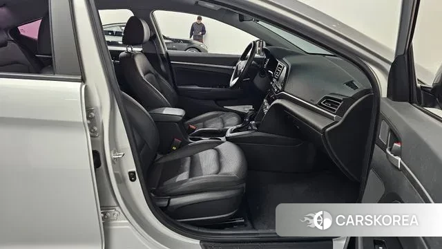 Hyundai The New Avante AD 2019 Серебристо-серый из Кореи, фото 2