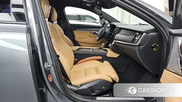 Volvo V90 Cross-Country 2018 Серебристо-серый из Кореи, фото 2