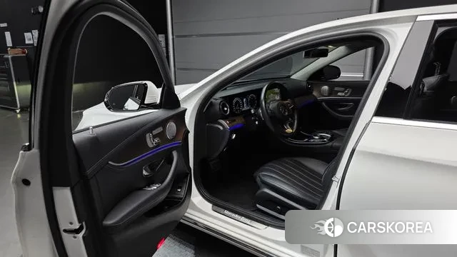 Mercedes-Benz E-Class W213 2018 Белый из Кореи, фото 2