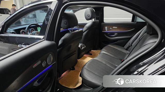 Mercedes-Benz E-Class W213 2019 Черный из Кореи, фото 2