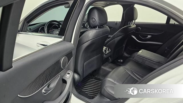 Mercedes-Benz C-Class W205 2019 Белый из Кореи, фото 2
