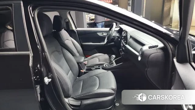 Kia The New K3 2nd generation 2021 Черный из Кореи, фото 2