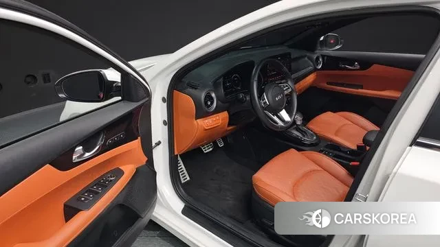 Kia The New K3 2nd generation 2022 Белый из Кореи, фото 2